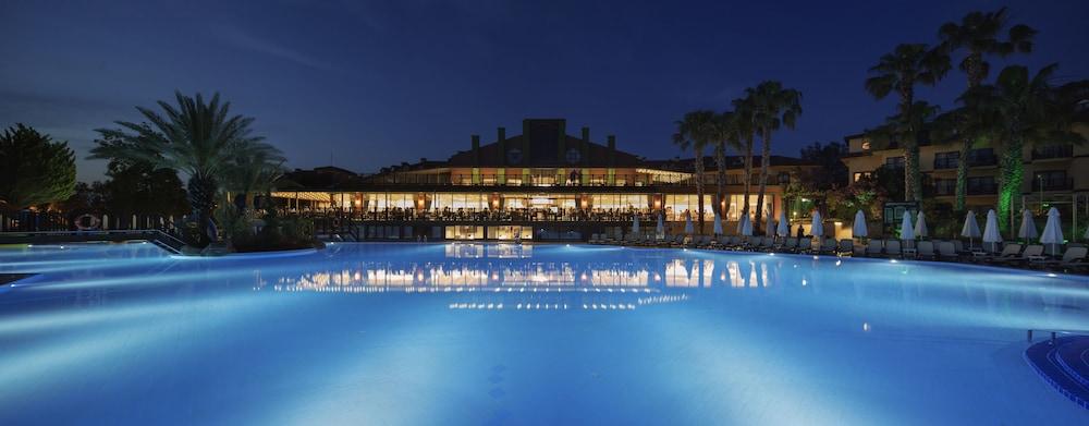 Alba Resort Hotel Side Exterior photo